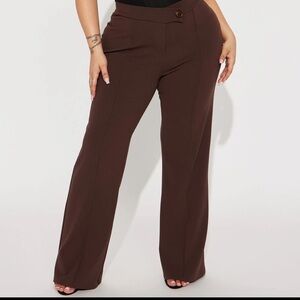 Fashionnova Victoria High Waisted Dress Pants in Brown. Size 1X